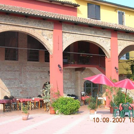 Gasthaus Agriturismo La Fattoria Del Boschetto Fontanellato Exterior foto