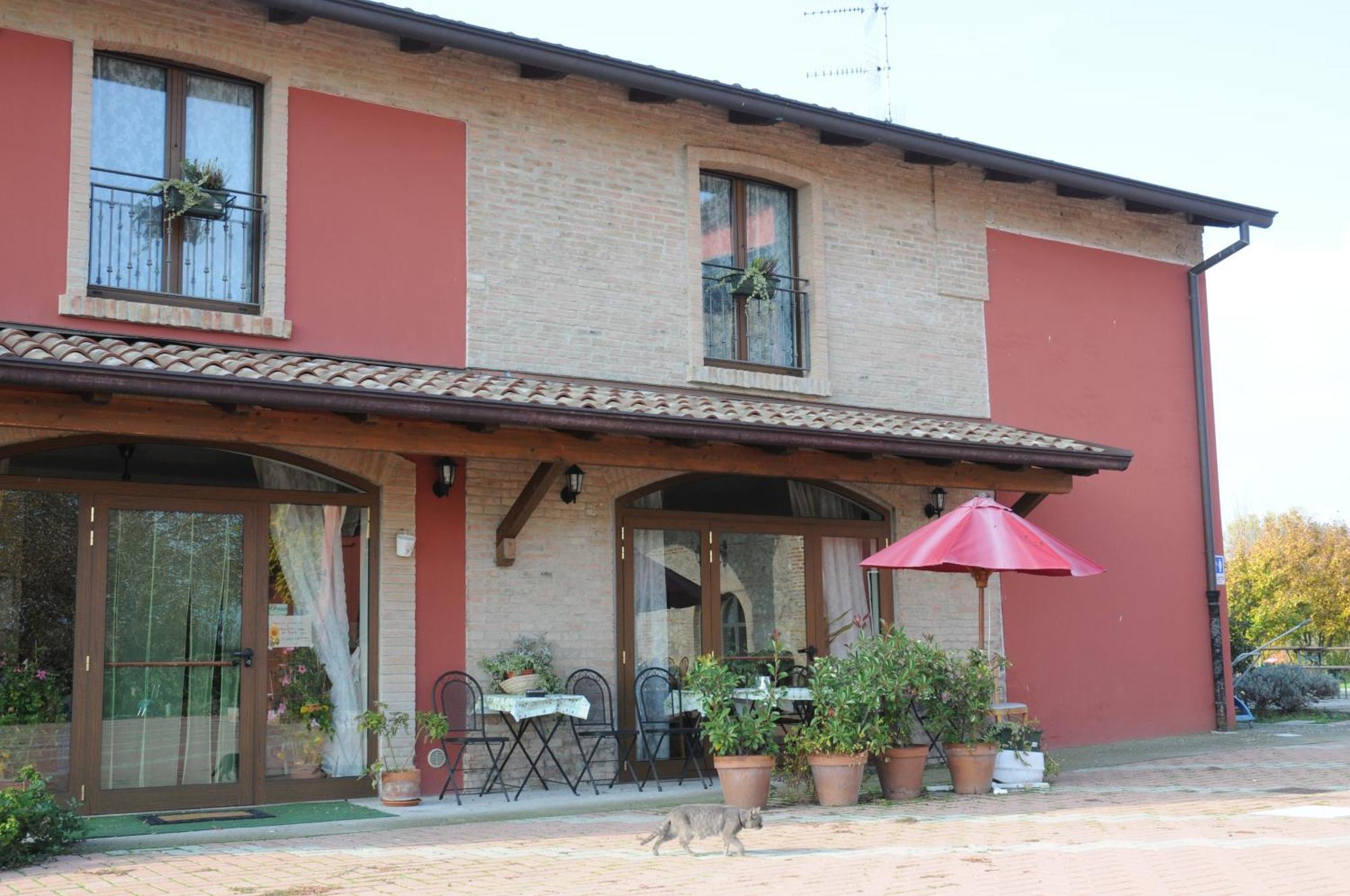 Gasthaus Agriturismo La Fattoria Del Boschetto Fontanellato Exterior foto