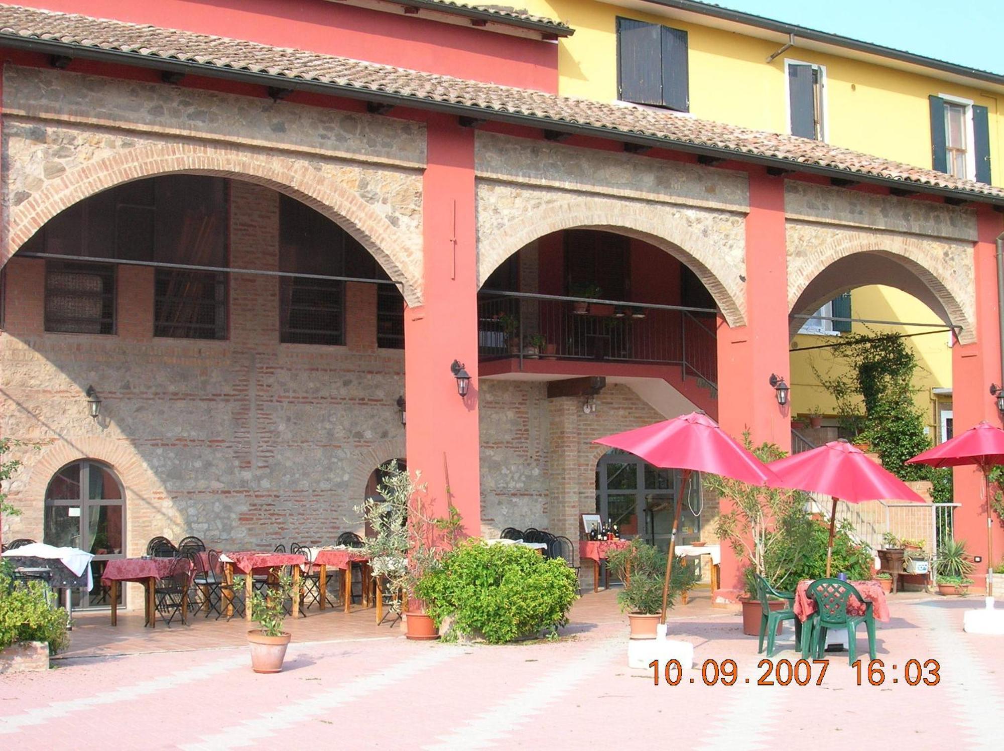 Gasthaus Agriturismo La Fattoria Del Boschetto Fontanellato Exterior foto