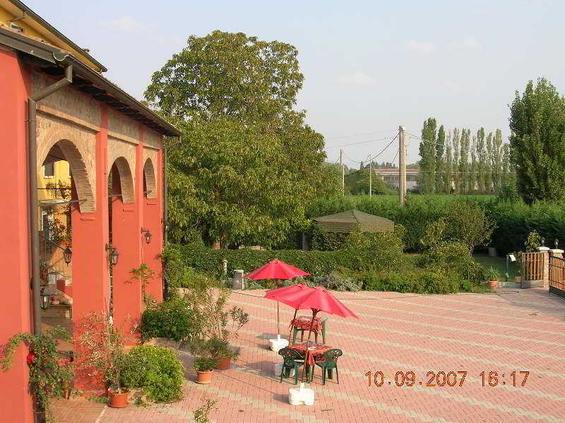 Gasthaus Agriturismo La Fattoria Del Boschetto Fontanellato Exterior foto