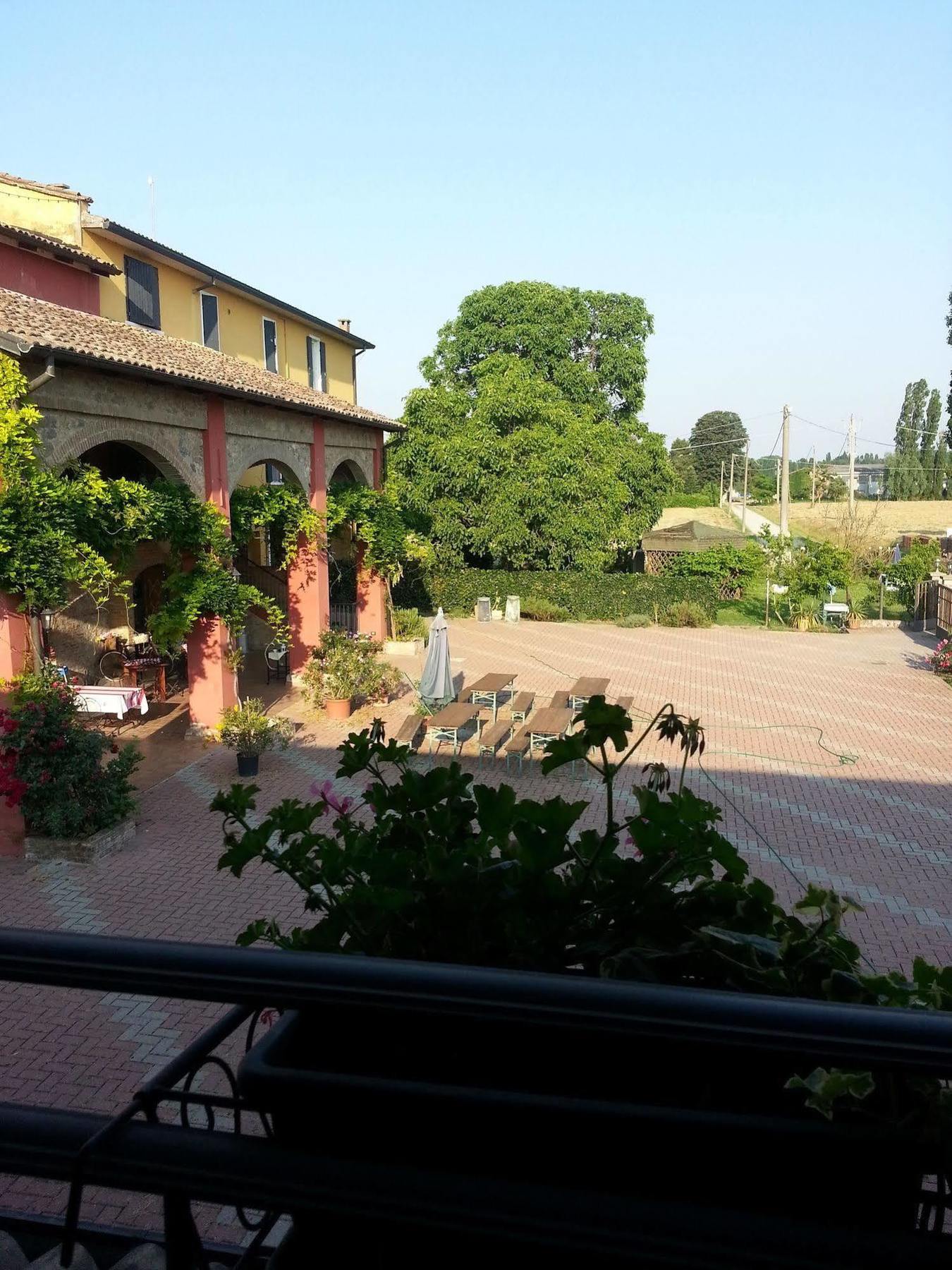 Agriturismo La Fattoria Del Boschetto Fontanellato Exterior foto
